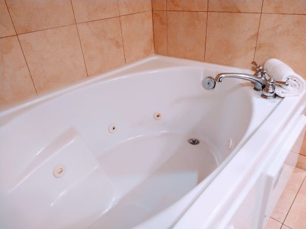Cost of Acrylic Tub Installation in Shelton